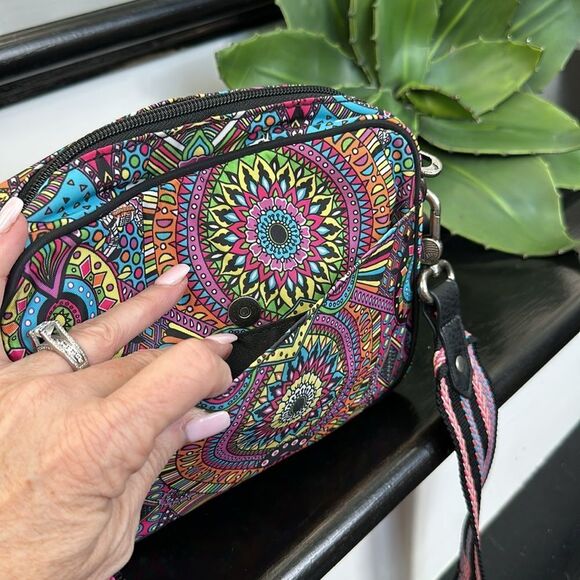 Sakroots colorful Crossbody shoulder handbag, purse, gift versatile could be new - Picture 6 of 10